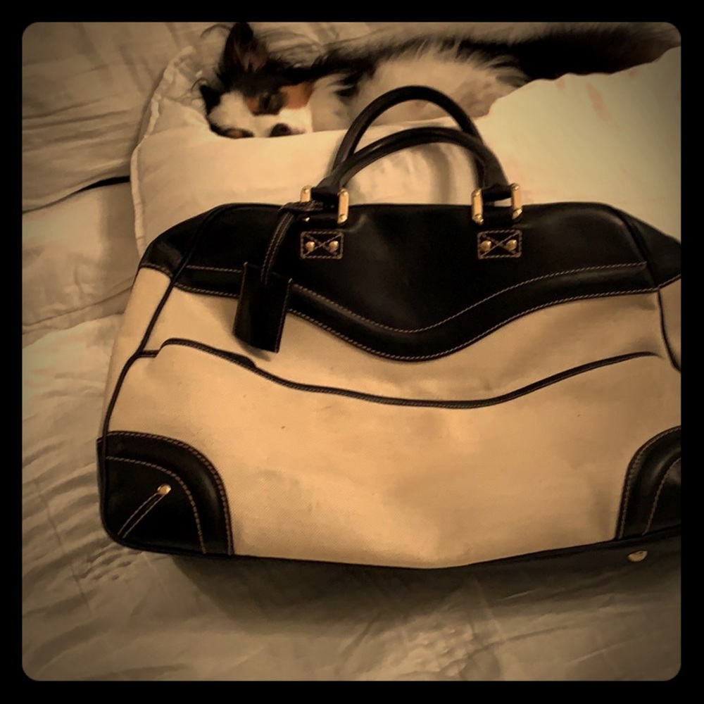 Gucci leather and canvas classic.